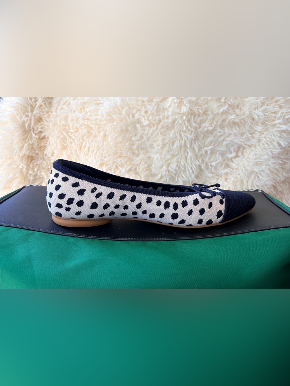 Vivaia Size 38.5 Tiana Almond Toe Bow Flats - NWOT - Blue/White Polka Dots Print - Picture 4 of 6